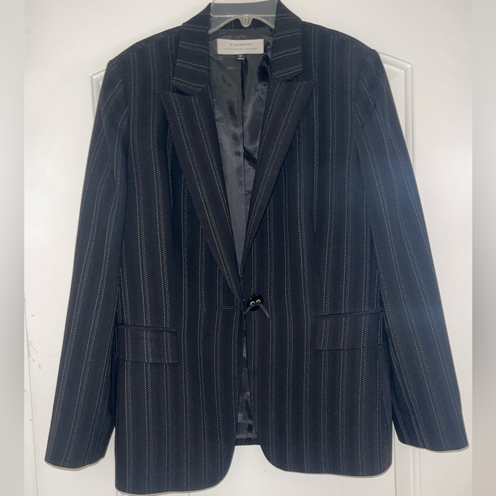 Tahari Black Pinstripe Blazer size M